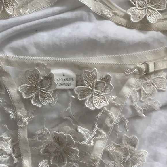 White floral lingerie set - Picture 5 of 6